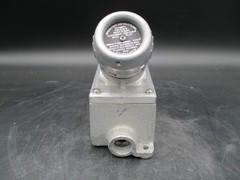 CROUSE HINDS ENRC21201-M4 20A EXPLOSION PROOF RECEPTACLE 125V *SAME DAY SHIP