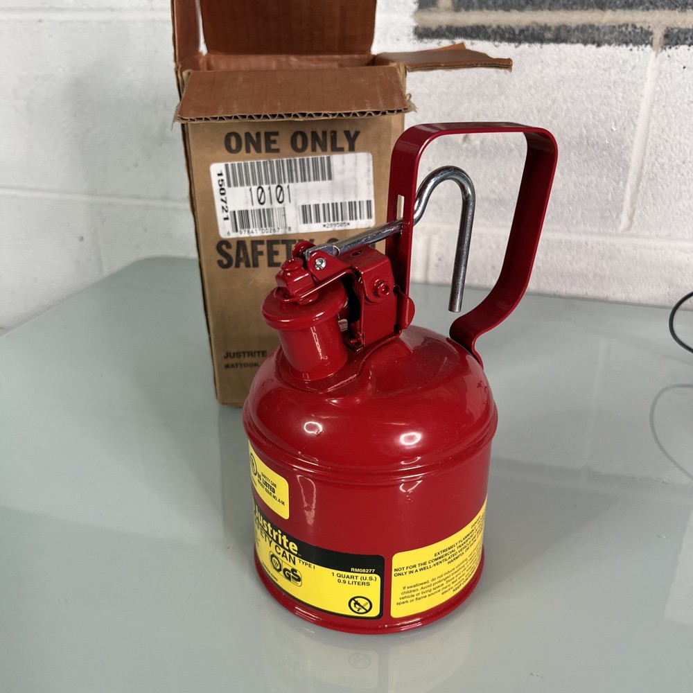 1 Quart Type I Red Safety Gas Can for Gasoline with Flame Arrester, Self-Clos…
