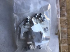 Thomas & Betts 256-30695-264SP Lugs ( Box Of 10 )