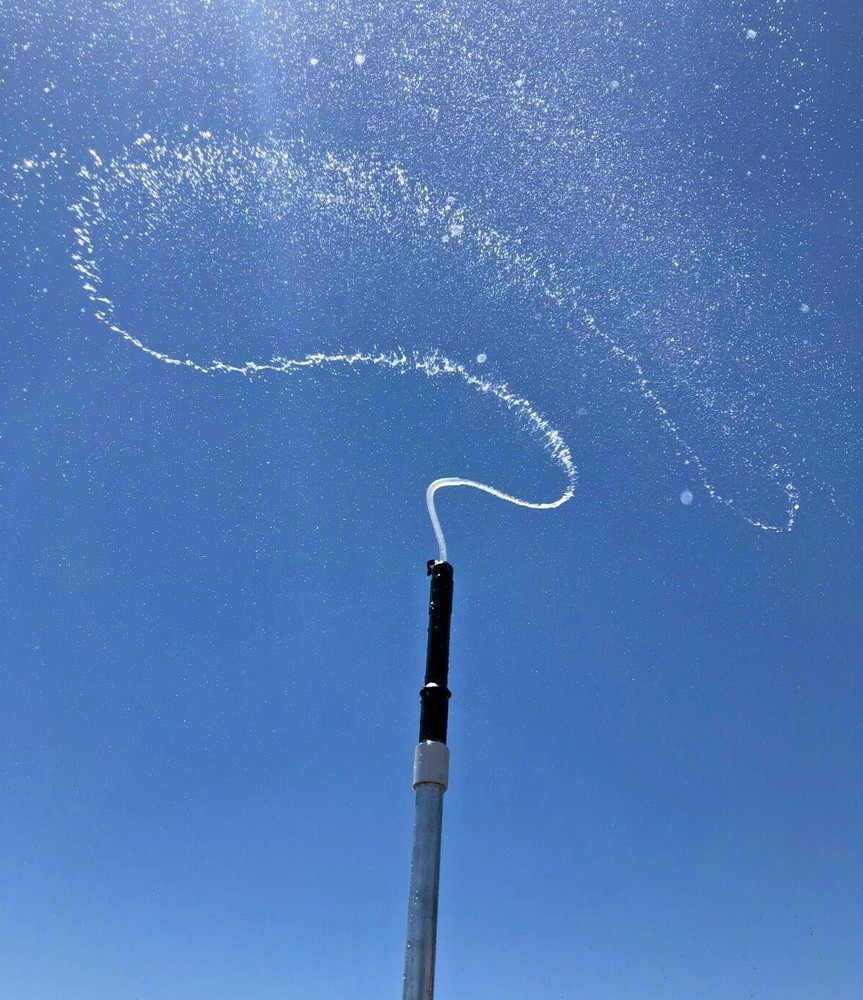 60 FT OF RAINDROPS THE MOST EFFICIENT SPRINKLER EVER ON COMMERCIAL TRIPOD