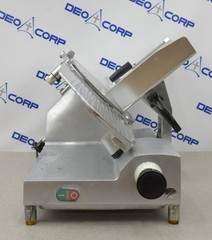 Avantco SL512 12″ Semi-Automatic Gravity Feed Meat Slicer 1/2 hp