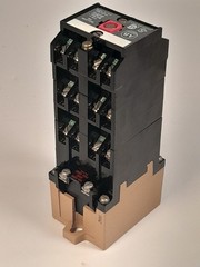 Allen Bradley 700-P400A1 AC 12 Pole Relay 10A 600V Type P