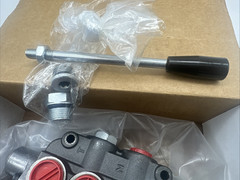 DELAVAN 4 way Monoblock Control MBV1SP Hydraulic Directional Valve