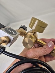 Yes Welder CO2 Regulator With 110V Solenoid Valve