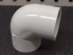 LASCO 1″ Sch 40 PVC 90 Elbow. Slip to Slip (BUNDLE OF 25) 5 BAGS OF 5 PER BAG.