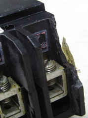 🙌 CUTLER-HAMMER 30 AMP CIRCUIT BREAKER 480Y/277VAC 3 POLE GHB3030 -FLAW