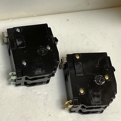 Square D QO240 40 Amp 2 Pole Yellow “D” QO Plug-in Circuit Breaker 120/240 USED