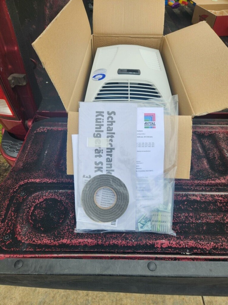 Ritual enclosure Air Conditioner wall Mount 1093 Btuh Great for any room!
