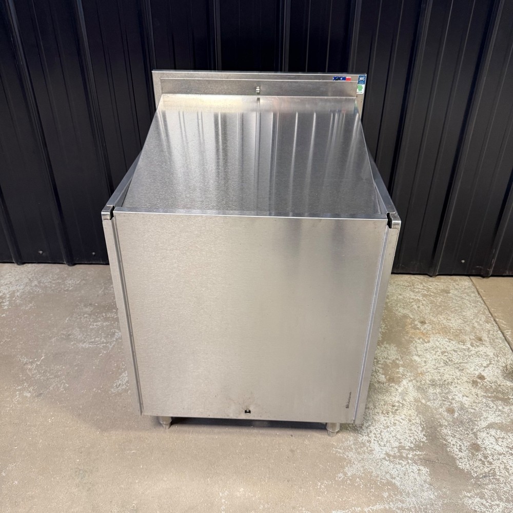 Perlick TS24LS 24″ Liquor Display Unit Underbar 5-Tier Stainless Steel NSF Used