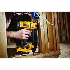 DEWALT Insulated 1 in. Electrical Staples (540 pieces)