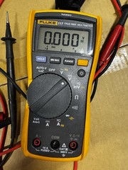 Fluke 117 True RMS Digital Multimeter 6000 Count CAT III 600V Backlit