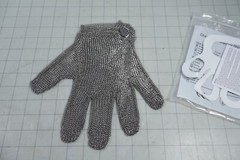 Franklin Size M Stainless Steel Chain Mail Protective Glove 5-Finger Reversible