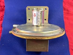 NEW Dwyer Instruments Differential Pressure Null Switch 1640-5 – Water H2O 2-6″