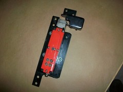 Euchner STA STA3A-4141A024SEM4AS1 Safety Switch w/ Mount Hardware USED