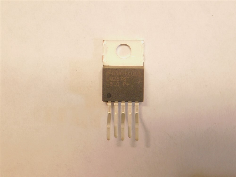 National LM2576T-5.0/LF03 40V 3A Low Count Step-Down Voltage Regulator