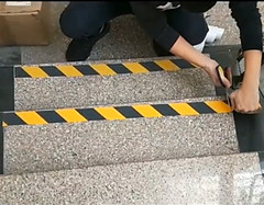 Anti Slip Non Skid High Traction Safety Grit Grip Tape Strips Self Adhesive Back