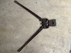 Antique Seymour 1, 107-2-1, Cattle Dehorner, 36″ long, Cast Iron, Working