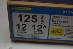 SQUARE D Main Lug Load Center 12 Spaces 125 A 120/240V AC QO Circuit Breaker