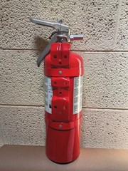 Amerex B416TS 5 lb ABC Fire Extinguisher with Marine Bracket New Sealed