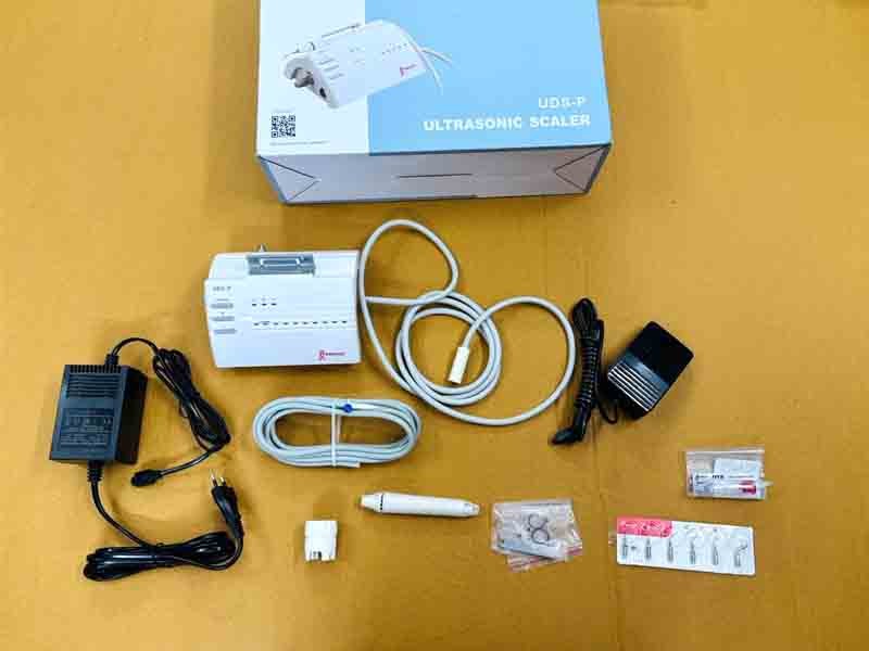 Woodpecker Uds P LED Ultrasonic Scaler Piezo Ultrasonic Scaler With 5 ScalingTip