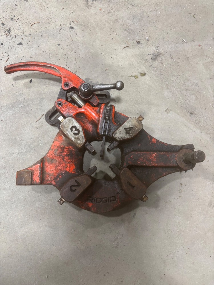 Ridgid 26132 711 1/4-3/8” NPT Self-Opening Right Handed Universal Die Head