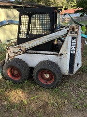 Bobcat 825 Compact Wheeled Hydrostatic Skid Steer Loader, Radial Lift