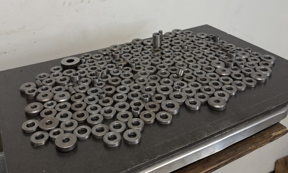 Mixed Steel Round Washers & Spacers – 5.50 LBS (195 PCS) – CNC Lathe Metal
