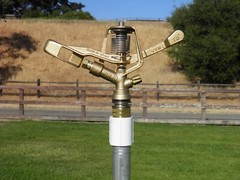 HEAVY DUTY TRIPOD W/ LONGEST THROW BRASS IMPACT SRINKLER FROM GARDEN HOSE 120FT!