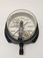 Ashcroft Pressure Gauge w/ Electrical Switch 380V MAX, 0-10000 PSI