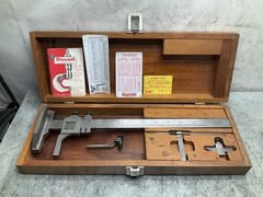 Starrett No. 454 12″ Height Gauge Vernier w/ Accessories + Case