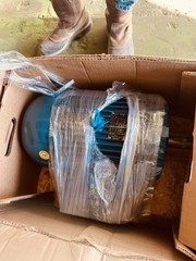 WEG 5 HP Three Phase AC Induction Motor 208-460V IP55 Foot-Mount 00512XT3E215T