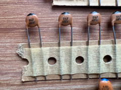 Ceramic capacitors – Various values and voltages (for hobbyists)