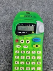 Dymo Letra Tag 2000 Handheld Label Maker Bright Green 2 Refills
