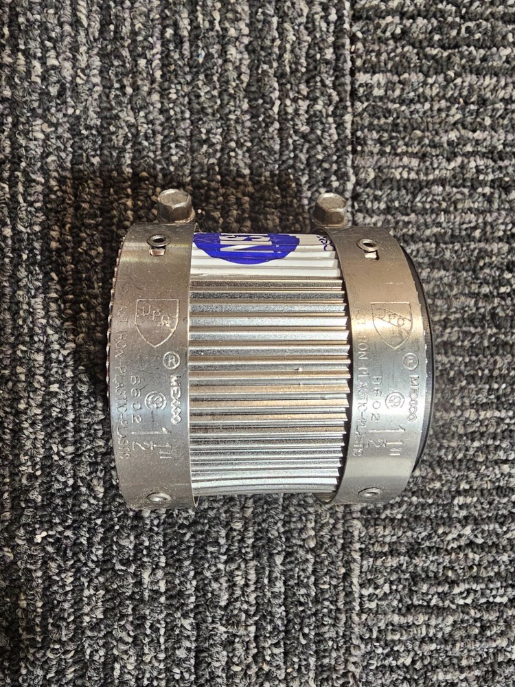 (QTY 10) PROFLO PFNHCJ 1-1/2 in. No Hub Standard Cast Iron Coupling 6217J6P