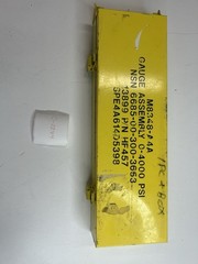 C-2244 Hydro Fitting HF457 M8348-A4A 0-4000 PSI Gauge Ass NSN 6685-00-300-3653