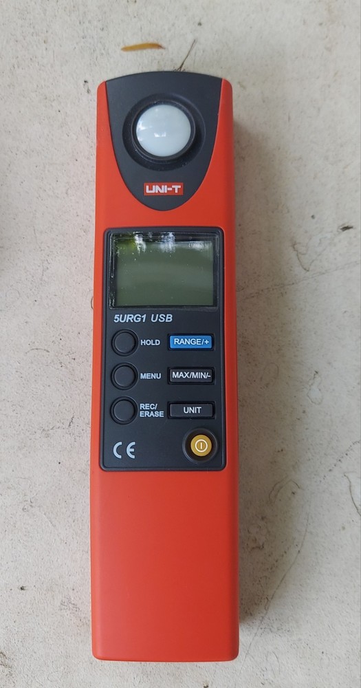 Uni-T 5URG1 Light Meter,0 To 2,000Fc,0 To 20,000Lux. JHB4
