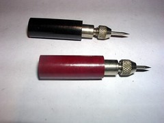 HH SMITH 128 VINTAGE NEEDLE SHARPE PHONE TIP RED & BLACK PAIR