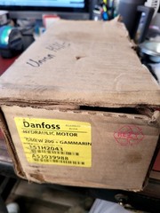 NEW OEM Sauer Danfoss Hydraulic Motor OMEW 200 151H2043 A53039988 (G2-1)