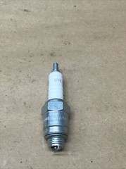 Champion Model: DB65/0865 UY6 Spark Plug #701K123
