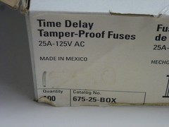 NOS! LOT of 100 EAGLE 25A-125V AC TIME DELAY TAMPER-PROOF PLUG FUSES, 675-25-BOX