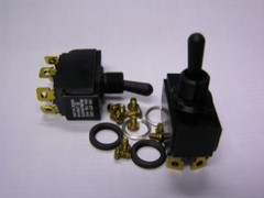 2 Carling E60272 LR39145 2GK54-78-D3BB DPDT Sealed On-None-On Toggle Switches