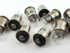 Lot of 10 CM 387 28 Volt .04A Chicago Miniature Lamps Midget Flange Base