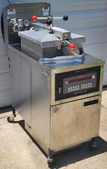 2022 HENNY PENNY PFE500 VELOCITY ELECTRIC PRESSURE FRYER