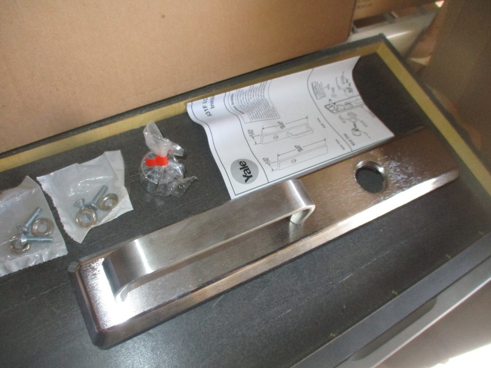 YALE 086243 PULL HANDLE 630 TRIM FOR DOOR EXIT DEVICE , LESS CYLINDER