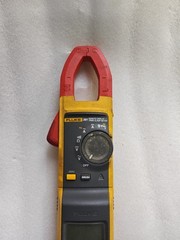 Fluke 381 Clamp Meter with remote display, supports AC/DC current and voltage
