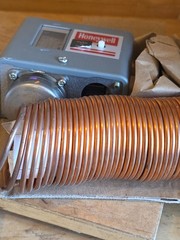 Honeywell L482A1004 Freeze Stat; 2 SPST 1 NO 1 NC, 15F to 55F, 20 Foot Tube NEW