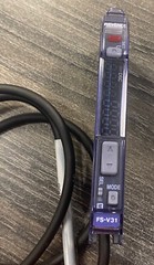 For KEYENCE FS-V31P FSV31P Digital Fiber Optic Sensor Switch 12-24VDC – USA