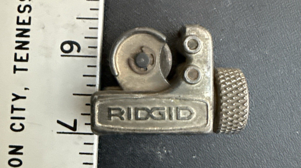 Vintage Ridgid Small No. 103 Close Quarter Pipe Tube Cutter 5/8″ as shown