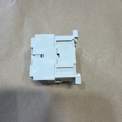 ALLEN BRADLEY 100-M09NZ*3 SER. A CONTACTOR AC-500V-20A, 600V MAX 12A