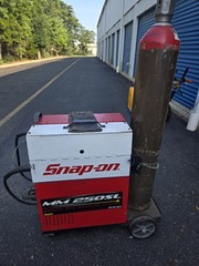 Snap-on MM250SL MIG Welder 208/230V With Gas Semi-Automatic Feed Steel